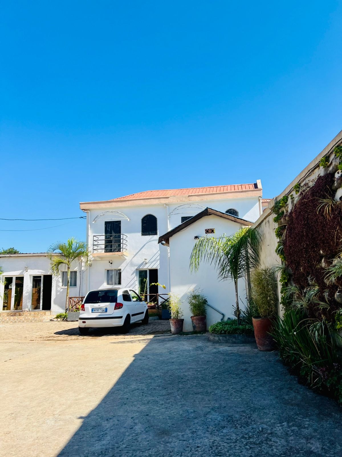 Parking · accès à l’hôtel